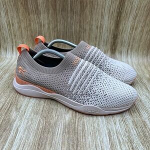 Kuru Stride Women's Size 8.5 Knit Slip On Walking Sneakers Casual Shoes Casual